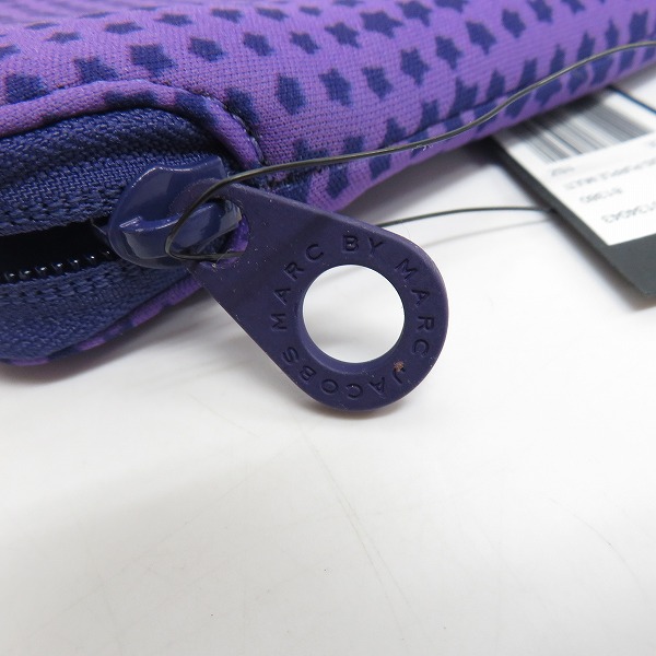 実際に弊社で買取させて頂いた【未使用】MARC BY MARC JACOBS/マークバイマークジェイコブス ミニクラッチ/ポーチ M6134043/M0006468 2点セットの画像 6枚目