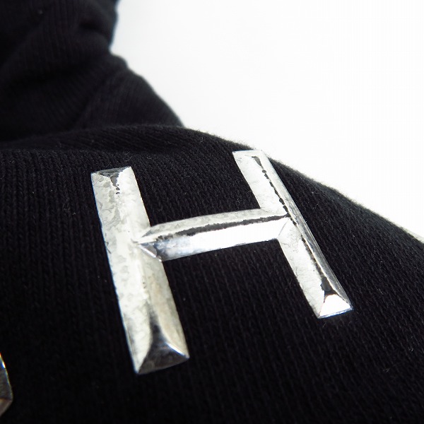 実際に弊社で買取させて頂いた【JPタグ】GIVENCHY/ジバンシィ 20SS  エンボス メタリックロゴ プルオーバーパーカー  BMJ06R30AF/Mの画像 6枚目