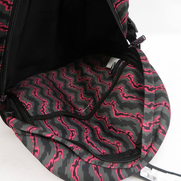 実際に弊社で買取させて頂いた【未使用】MARC BY MARC JACOBS/マークバイマークジェイコブス リュックサック M0005677の画像 4枚目