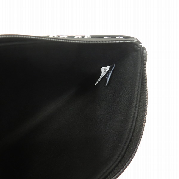 実際に弊社で買取させて頂いた【未使用】MARC BY MARC JACOBS/マークバイマークジェイコブス ミニクラッチ/ポーチ M0002302/M0003463/2点セットの画像 2枚目