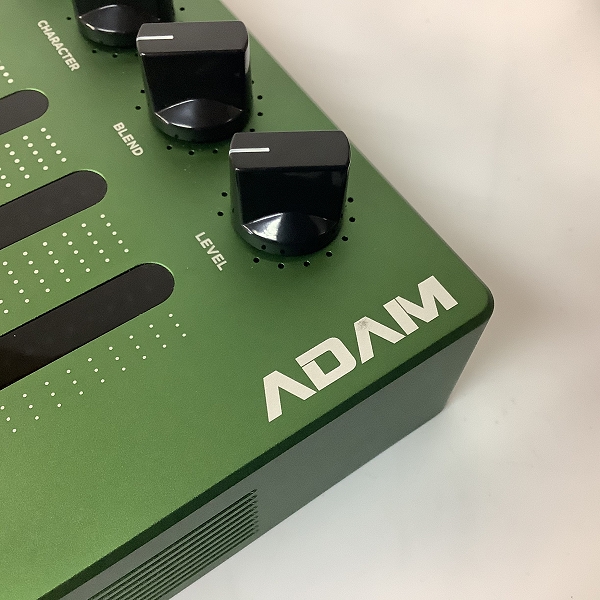 Darkglass Electronics/ダークグラスエレクトロニクス ADAM