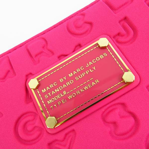 実際に弊社で買取させて頂いた【未使用】MARC BY MARC JACOBS/マークバイマークジェイコブス PC/タブレットケース M6131024/M6PE023 3点セットの画像 5枚目