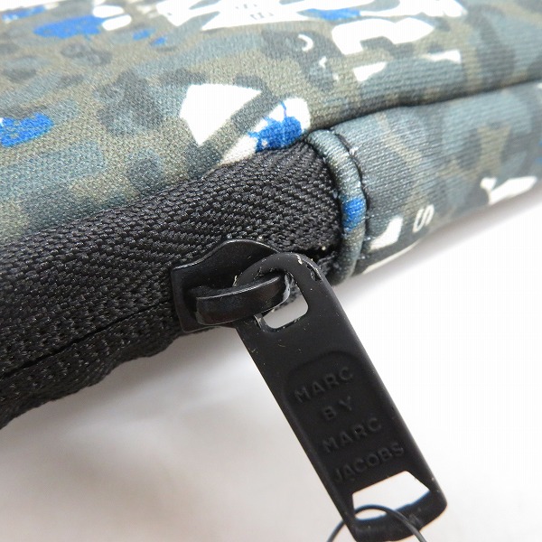 実際に弊社で買取させて頂いた【未使用】MARC BY MARC JACOBS/マークバイマークジェイコブス クラッチバッグ/タブレットケース M0001053A/M0002300 2点セットの画像 5枚目