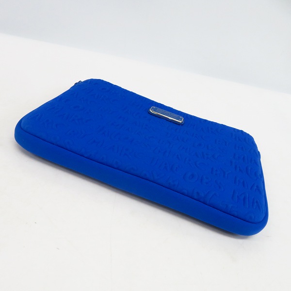 実際に弊社で買取させて頂いたMARC BY MARC JACOBS/マークバイマークジェイコブス PC タブレットケース 横型 ブルー M0003462の画像 2枚目