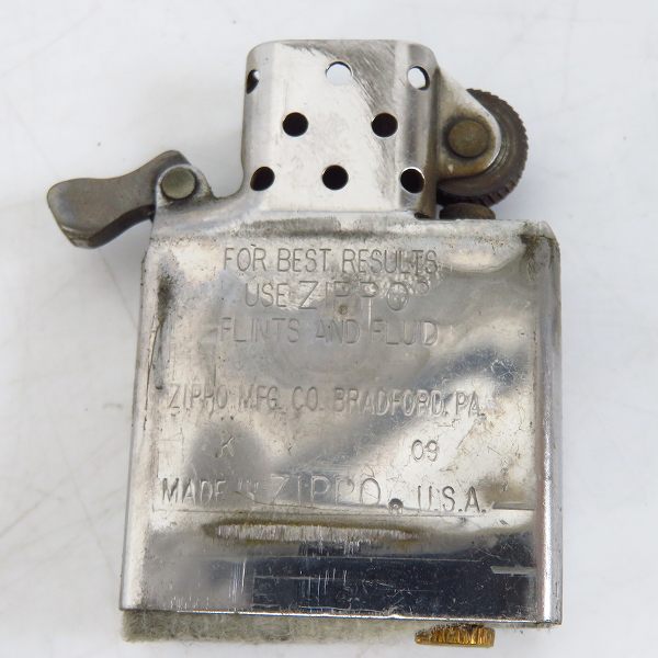 実際に弊社で買取させて頂いたTRAVIS WALKER/トラヴィスワーカー ZIPPO/ジッポー ブラス フレイムスカル/サイドロゴ メタル貼り 2008年製の画像 6枚目