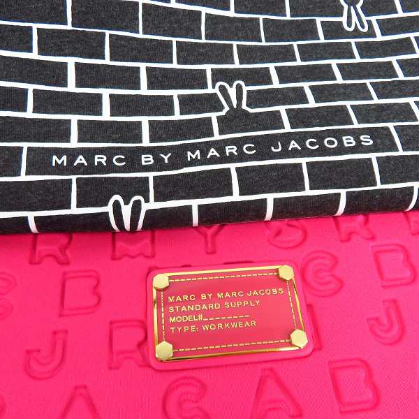 実際に弊社で買取させて頂いた【未使用】MARC BY MARC JACOBS/マークバイマークジェイコブス クラッチバッグ/タブレットケース M0001929/M6131024 2点セットの画像 7枚目