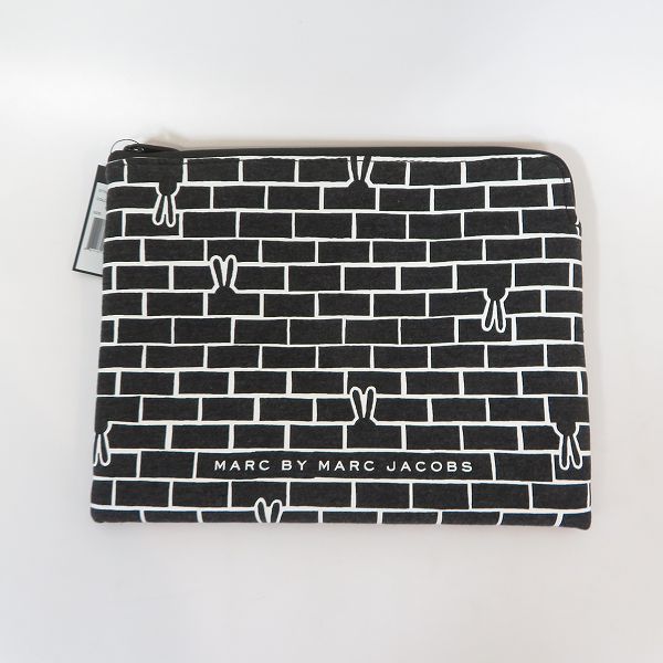 実際に弊社で買取させて頂いた【未使用】MARC BY MARC JACOBS/マークバイマークジェイコブス ミニクラッチ/ポーチ M6134043/M0001929 2点セットの画像 1枚目