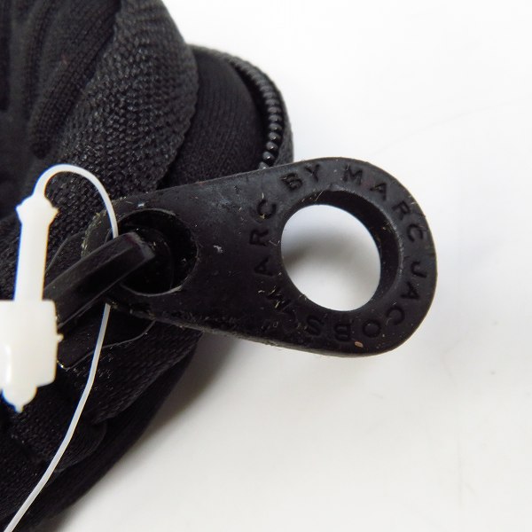 実際に弊社で買取させて頂いた【未使用】MARC BY MARC JACOBS/マークバイマークジェイコブス ミニクラッチ/ポーチ M0002302/M0003463 2点セットの画像 9枚目