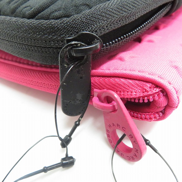 実際に弊社で買取させて頂いた【未使用】MARC BY MARC JACOBS/マークバイマークジェイコブス クラッチバッグ/タブレットケース M6134045/M0003461 2点セットの画像 5枚目