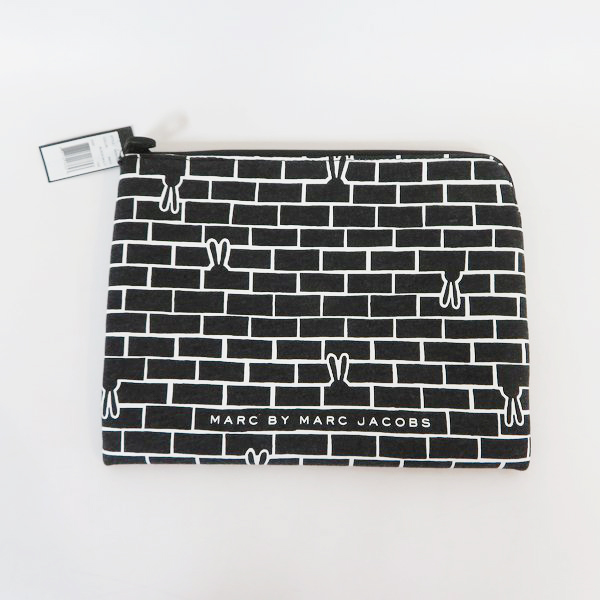 実際に弊社で買取させて頂いた【未使用】MARC BY MARC JACOBS/マークバイマークジェイコブス クラッチバッグ/タブレットケース M6PE023/M0001929 2点セットの画像 2枚目