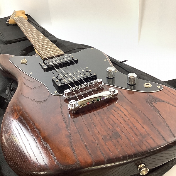 実際に弊社で買取させて頂いた★メーカー不明 詳細不明 ジャガー シェイプ エレキギター Bacchus製ソフトケース付きの画像 4枚目