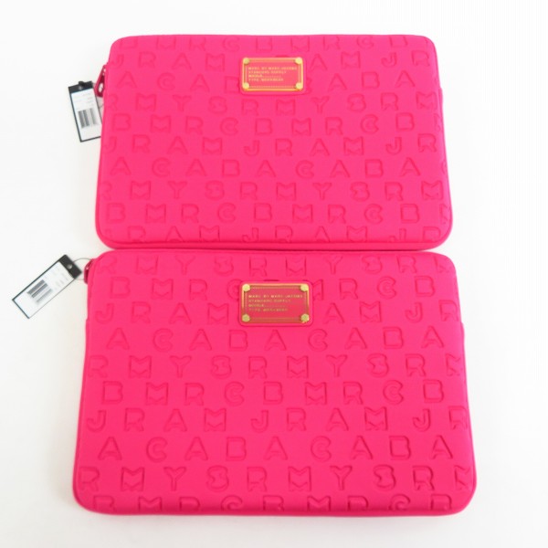 実際に弊社で買取させて頂いた【未使用】MARC BY MARC JACOBS/マークバイマークジェイコブス PC/タブレットケース M6131024 2点セット