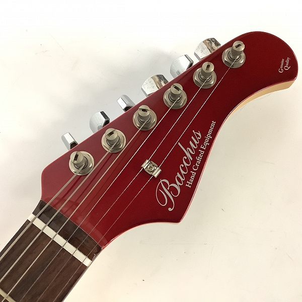 実際に弊社で買取させて頂いた★Bacchus/バッカス BST-TTC CAR ストラトタイプ エレキギター 自動チューニングシステム搭載 ソフトケース付きの画像 1枚目