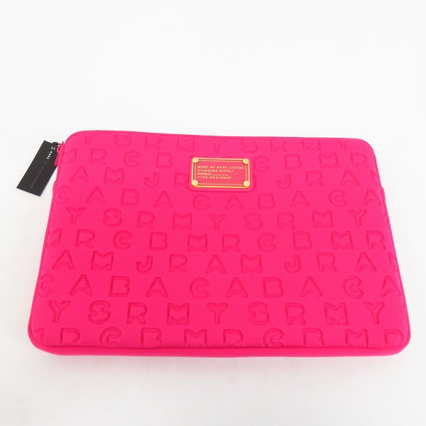 実際に弊社で買取させて頂いた【未使用】MARC BY MARC JACOBS/マークバイマークジェイコブス クラッチバッグ/タブレットケース M0001929/M6131024 2点セットの画像 4枚目