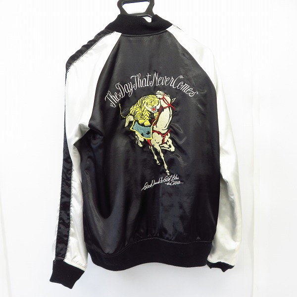 実際に弊社で買取させて頂いたTHE CRIMIE/クライミー REVERSIBLE SOUVENIR JACKET リバーシブル スーベニアジャケット M の画像 1枚目