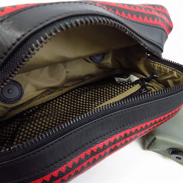 実際に弊社で買取させて頂いた【未使用】MARC BY MARC JACOBS/マークバイマークジェイコブス ポーチ/ハンドバッグ レッド/ブルー M0003962 2点セットの画像 3枚目