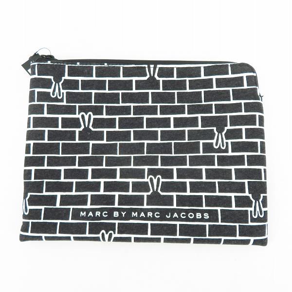 実際に弊社で買取させて頂いた【未使用】MARC BY MARC JACOBS/マークバイマークジェイコブス クラッチバッグ/タブレットケース M0001929/M6131024 2点セットの画像 1枚目