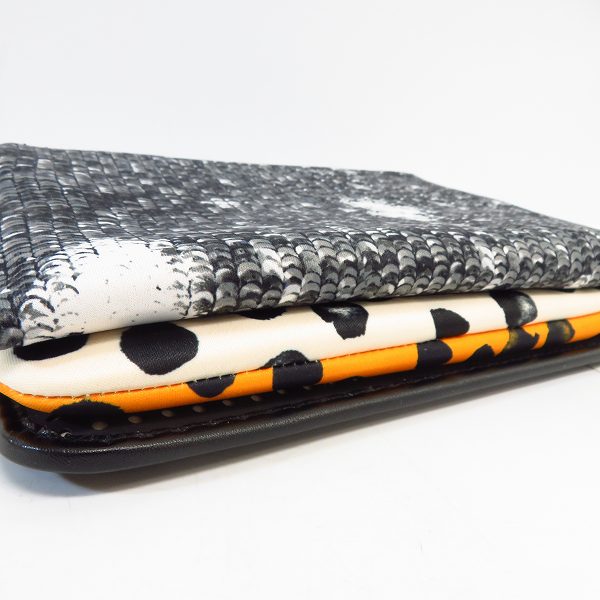 実際に弊社で買取させて頂いたMARC BY MARC JACOBS/マークバイマークジェイコブス ミニクラッチ/ポーチ M0005947/M0002308/M0005937 3点セットの画像 2枚目