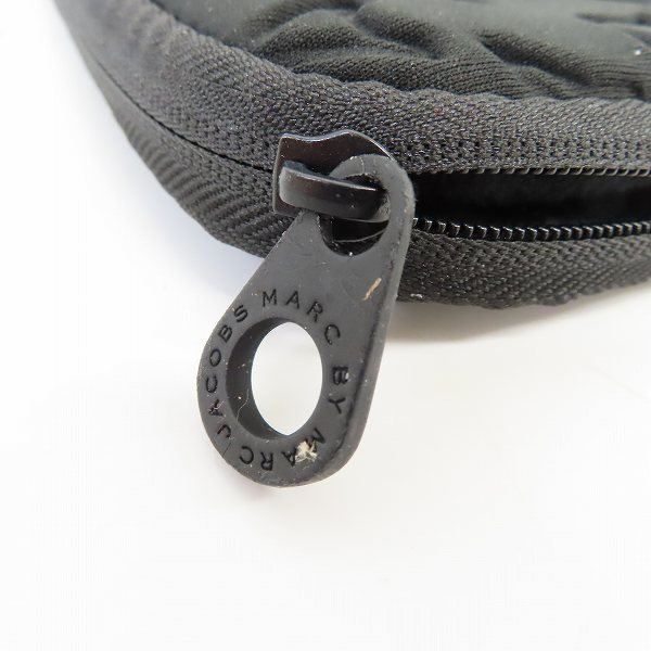 実際に弊社で買取させて頂いた【未使用】MARC BY MARC JACOBS/マークバイマークジェイコブス PC タブレットケース 縦型 ブラック M6PE024の画像 6枚目