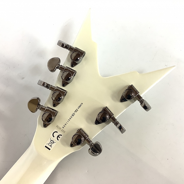 実際に弊社で買取させて頂いた★DEAN/ディーン RAZORBACK 7 255 Metallic White/Classic Black 7弦 アクティブ エレキギター ハードケース付きの画像 2枚目