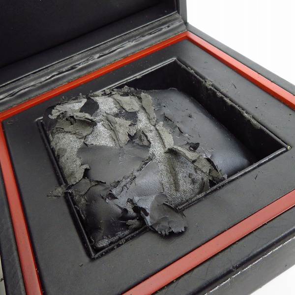 実際に弊社で買取させて頂いたTAG Heuer/タグホイヤー Aquaracer/アクアレーサー クォーツ 腕時計 WAB1111【動作未確認】の画像 6枚目