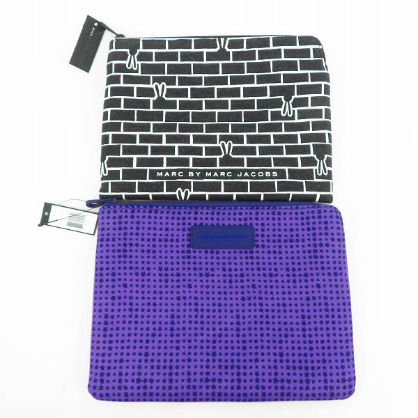 実際に弊社で買取させて頂いた【未使用】MARC BY MARC JACOBS/マークバイマークジェイコブス ミニクラッチ/ポーチ M6134043/M0001929 2点セット