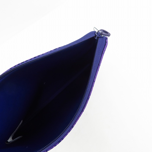 実際に弊社で買取させて頂いた【未使用】MARC BY MARC JACOBS/マークバイマークジェイコブス ミニクラッチ/ポーチ M6134043/M0001929 2点セットの画像 4枚目