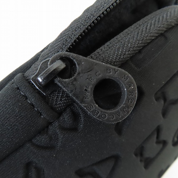 実際に弊社で買取させて頂いた【未使用】MARC BY MARC JACOBS/マークバイマークジェイコブス PC タブレットケース 縦型 ブラック M6PE024の画像 5枚目