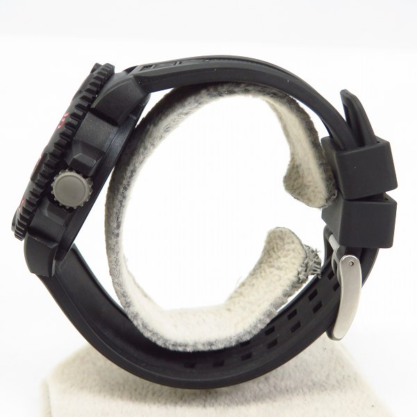 実際に弊社で買取させて頂いたLUMINOX/ルミノックス NAVY SEALS/ネイビーシールズ　黒/赤 腕時計 3050/3950の画像 1枚目