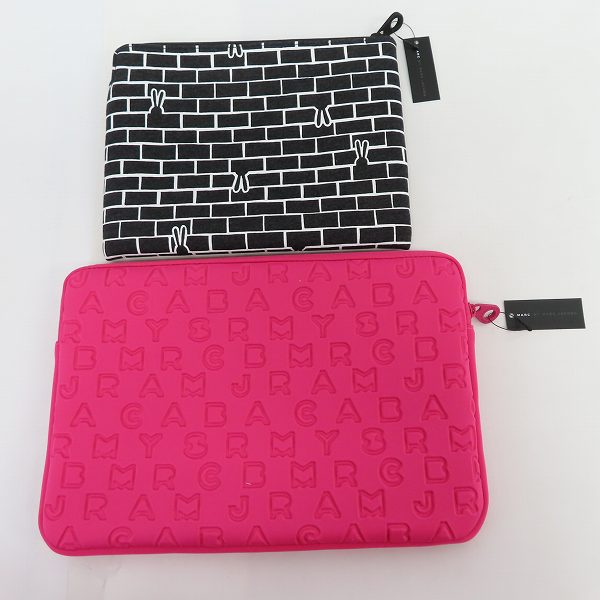 実際に弊社で買取させて頂いた【未使用】MARC BY MARC JACOBS/マークバイマークジェイコブス クラッチバッグ/タブレットケース M0001929/M6131024 2点セットの画像 1枚目
