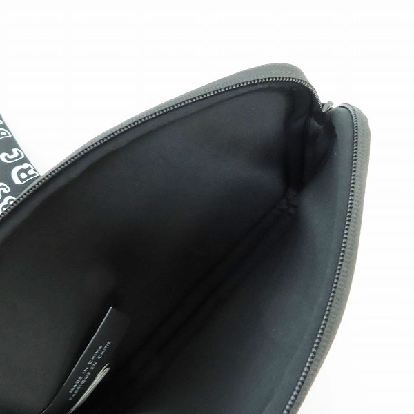 実際に弊社で買取させて頂いた【未使用】MARC BY MARC JACOBS/マークバイマークジェイコブス ミニクラッチ/ポーチ M0002302/M0003463 2点セットの画像 4枚目