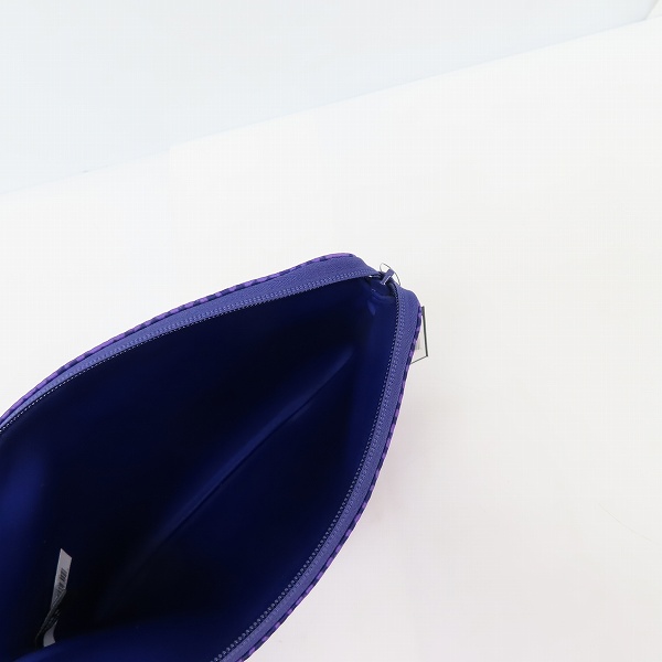 実際に弊社で買取させて頂いた【未使用】MARC BY MARC JACOBS/マークバイマークジェイコブス ミニクラッチ/ポーチ M6134043/M0001929 2点セットの画像 3枚目