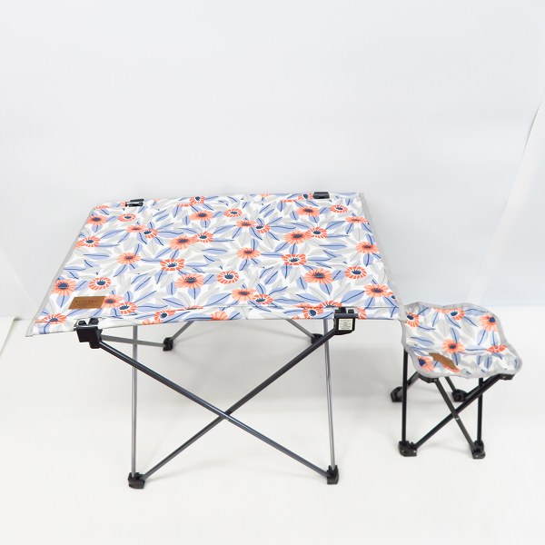 実際に弊社で買取させて頂いたsifflus/シフラス 折りたたみテーブル 超軽量/ポップアップテント/折りたたみチェア 3点セットの画像 2枚目