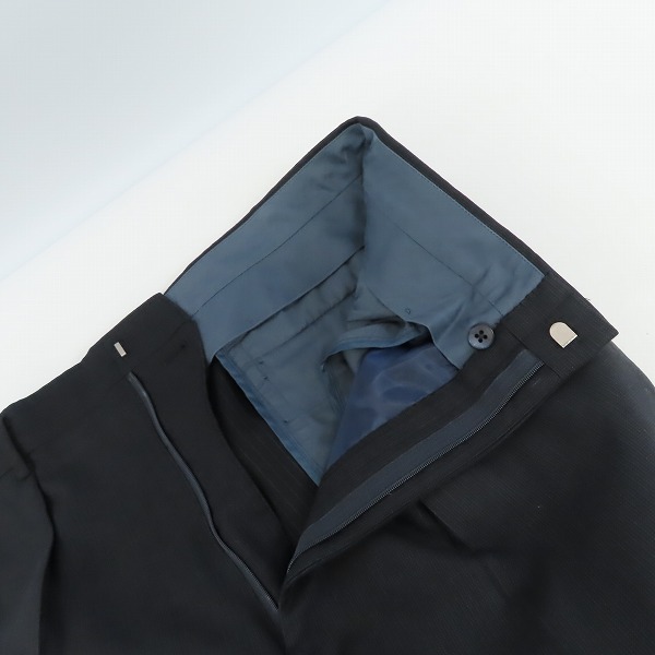 実際に弊社で買取させて頂いたBURBERRYS/バーバリーズ スーツ ダブル ウール ブラック系 無地 2P AB7の画像 6枚目