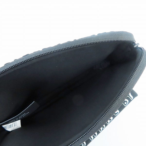 実際に弊社で買取させて頂いた【未使用】MARC BY MARC JACOBS/マークバイマークジェイコブス ミニクラッチ/ポーチ M0002302/M0003463 2点セットの画像 4枚目