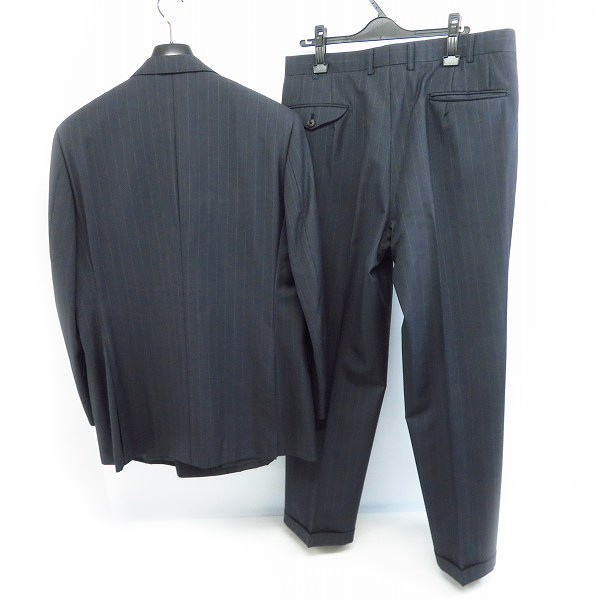 実際に弊社で買取させて頂いたBURBERRYS/バーバリーズ ウール ストライプ ブラック×ダークグレー ダブル スーツ AB7の画像 1枚目