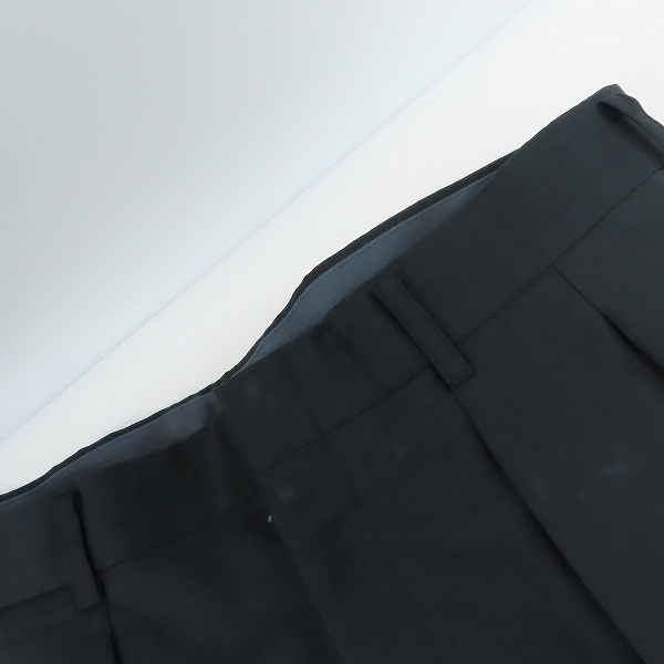 実際に弊社で買取させて頂いたBURBERRYS/バーバリーズ スーツ ダブル ウール ダークネイビー系 無地 2P AB7 の画像 8枚目