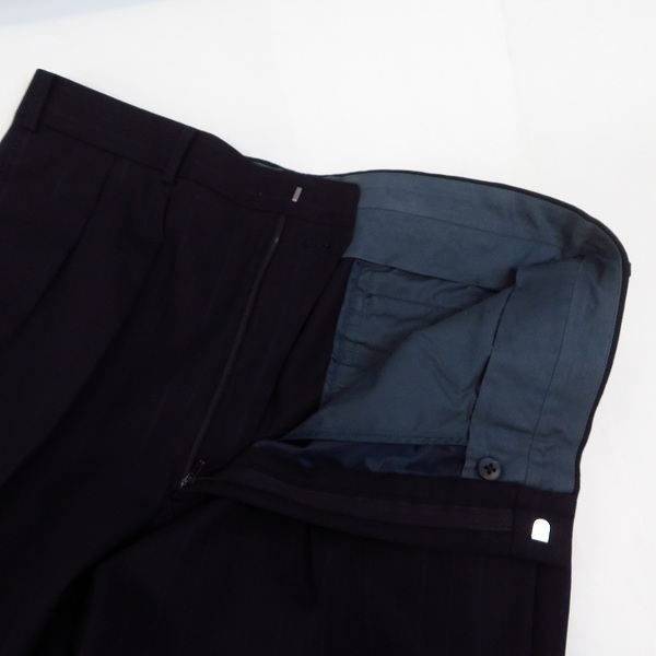 実際に弊社で買取させて頂いたBURBERRYS/バーバリーズ ウール シャドーストライプ 2P ダブル スーツ ブラック×ネイビー BBD31-304-29 Size：AB7の画像 5枚目
