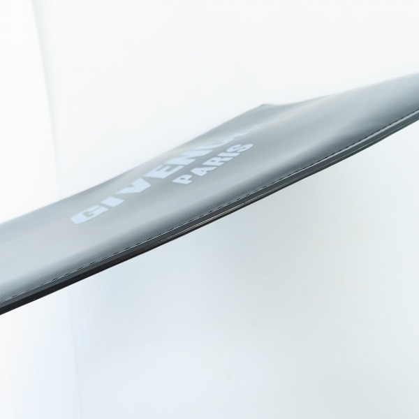 実際に弊社で買取させて頂いたGIVENCHY/ジバンシィ ロゴプリント クラッチバッグ ブラック/黒の画像 2枚目