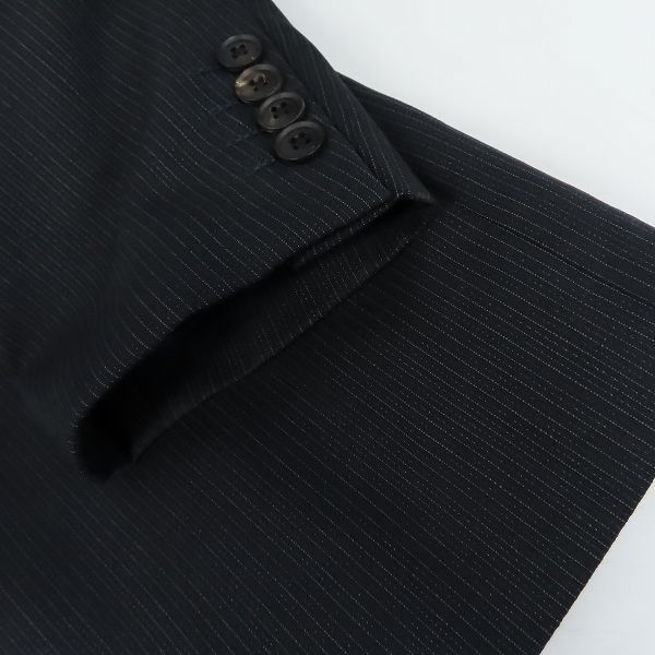 実際に弊社で買取させて頂いたBURBERRY LONDON/バーバリーロンドン スーツ ダブル ウール ブラック系×グレー系 シャドーストライプ 2P AB7の画像 5枚目
