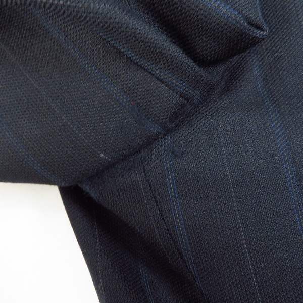 実際に弊社で買取させて頂いたBURBERRYS/バーバリーズ ウール シャドーストライプ 2P ダブル スーツ ブラック×ネイビー BBD31-304-29 Size：AB7の画像 4枚目