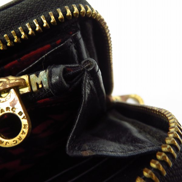 実際に弊社で買取させて頂いたMARC BY MARC JACOBS/マークバイマークジェイコブス エナメル ラウンドファスナー長財布の画像 5枚目