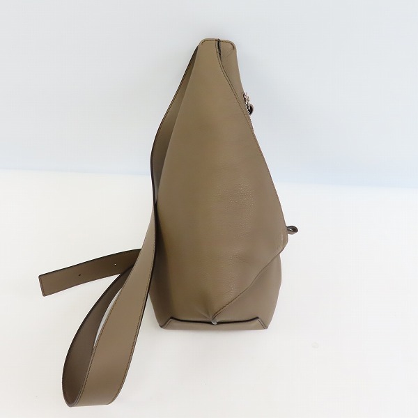 実際に弊社で買取させて頂いたLOEWE/ロエベ アントンスイング ワンショルダー ボディーバッグ レザー B511A09X06 