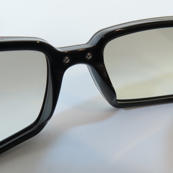 実際に弊社で買取させて頂いたBVLGARI/ブルガリ サイドロゴ入り サングラス 837 501/8G 135の画像 4枚目