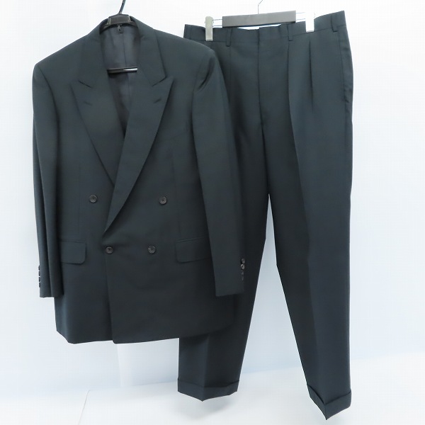 実際に弊社で買取させて頂いたBURBERRYS/バーバリーズ スーツ ダブル ウール ダークネイビー系 無地 2P AB7 