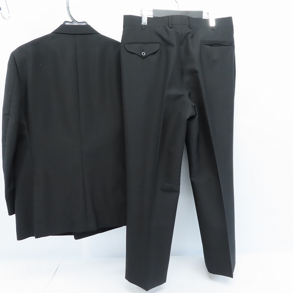 実際に弊社で買取させて頂いたBURBERRY LONDON/バーバリーロンドン スーツ ダブル ウール ブラック系 無地 2P AB7の画像 1枚目