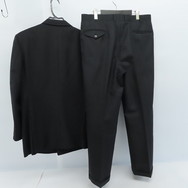 実際に弊社で買取させて頂いたBURBERRY LONDON/バーバリーロンドン スーツ ダブル ウール ブラック系×グレー系 シャドーストライプ 2P AB7の画像 1枚目