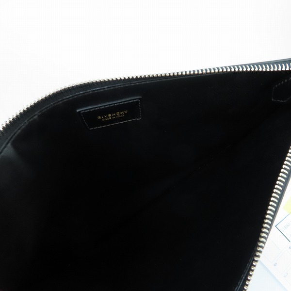 実際に弊社で買取させて頂いたGIVENCHY/ジバンシィ ロゴプリント クラッチバッグ ブラック/黒の画像 3枚目