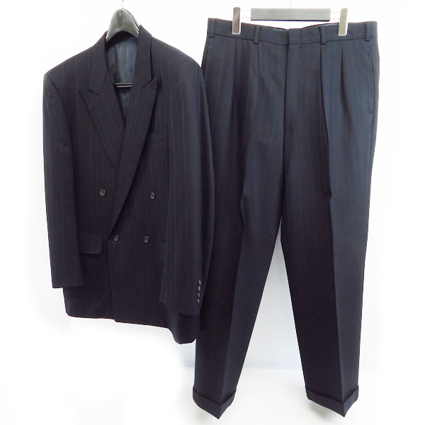 実際に弊社で買取させて頂いたBURBERRYS/バーバリーズ ウール シャドーストライプ 2P ダブル スーツ ブラック×ネイビー BBD31-304-29 Size：AB7