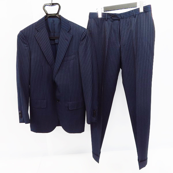 実際に弊社で買取させて頂いたTOMORROWLAND/トゥモローランド ストライプ柄 セットアップ ネイビー size：46